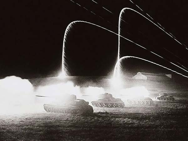 Ночная танковая атака