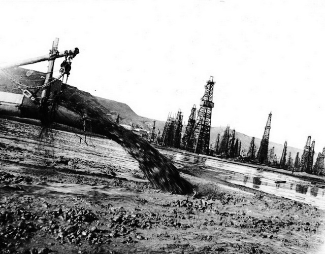 Бакинские нефтепромыслы в бухте